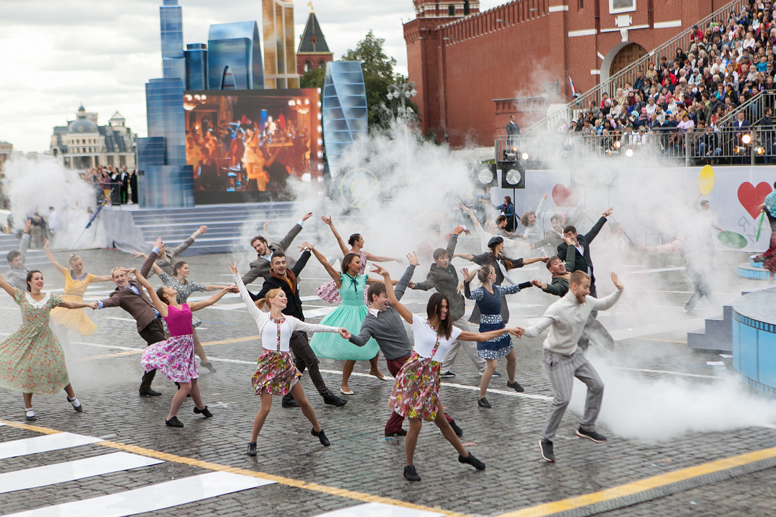 Празднования в москве. Массовое мероприятие на красной площади. Культура города. Интересные мероприятия бесплатные. Массовые мероприятия апрель 2009 красная площадь